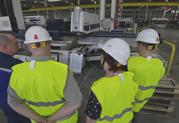 В Серпухове для ветеранов СВО прошла экскурсия на лифтостроительном заводе