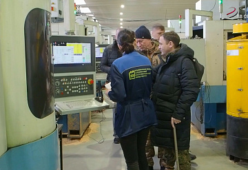В Серпухове на заводе "Твинтос" прошла экскурсия для участников СВО