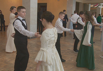 В Серпухове прошел Сретенский бал