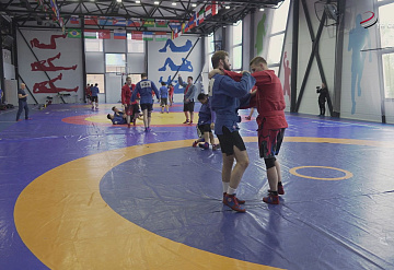 В Серпухове проходят тренировки сборной России по самбо перед чемпионатом Европы