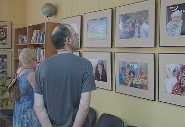 В Пущино открылись две необычные  фотовыставки